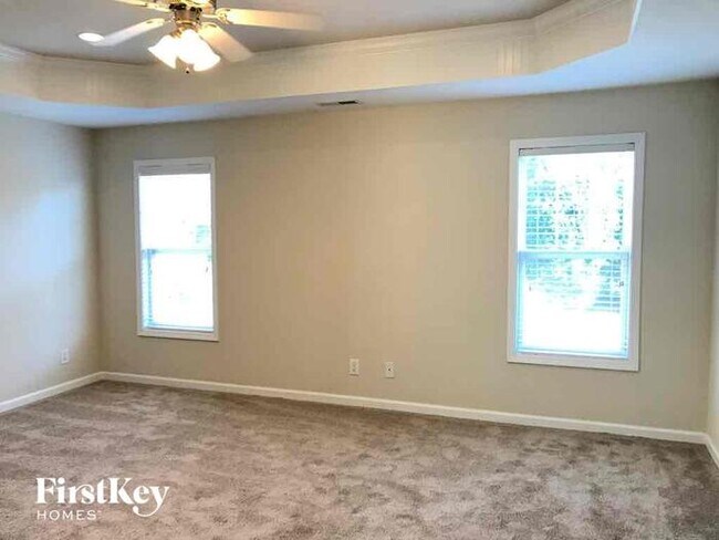 Building Photo - 1988 Sinclair Trce