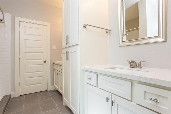 Building Photo - 8618 Valley Song Dr
