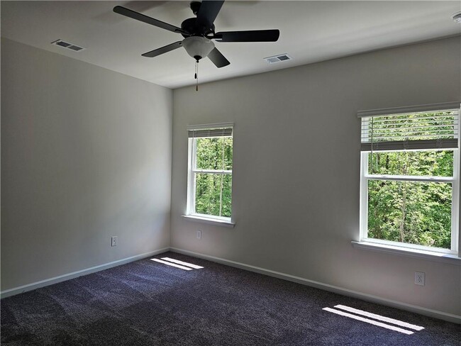 Building Photo - 1666 Eagle Dr