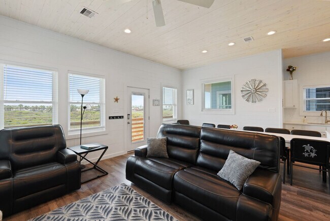 Building Photo - 5497 TX-361