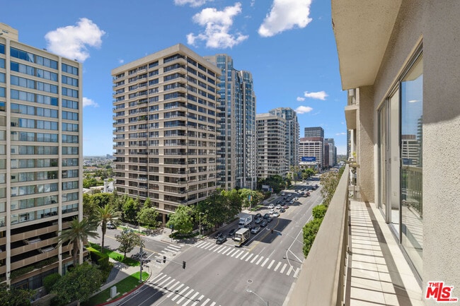 Building Photo - 10747 Wilshire Blvd