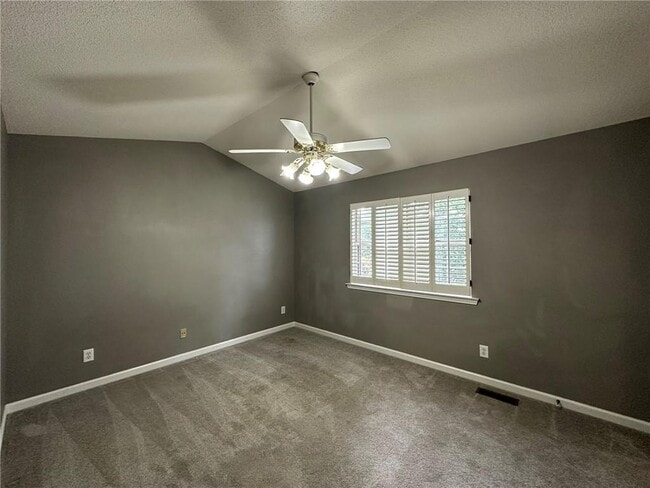 Building Photo - 2866 Florence Dr