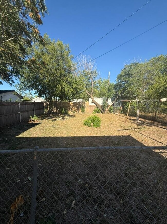 Building Photo - 1630 1/2 S. 11th