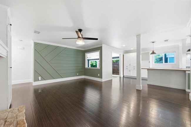 Building Photo - 8404 Hornet Dr