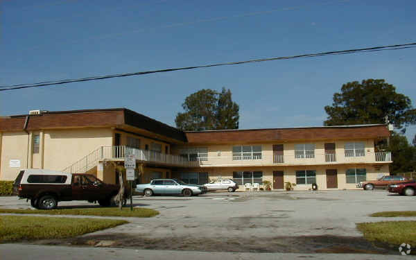 Building Photo - 218 7th St