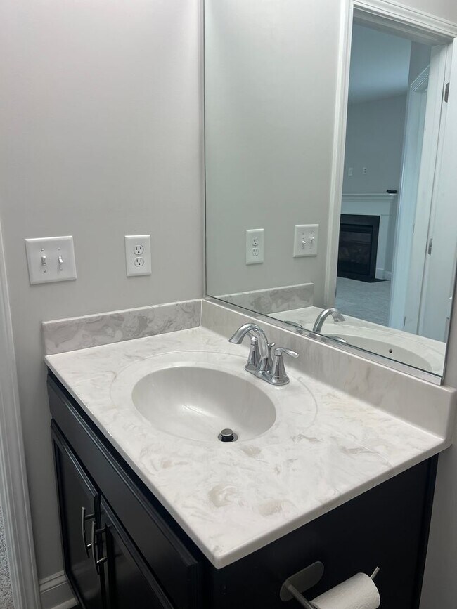 Building Photo - Stunning 4BR 3BA Home in Colfax