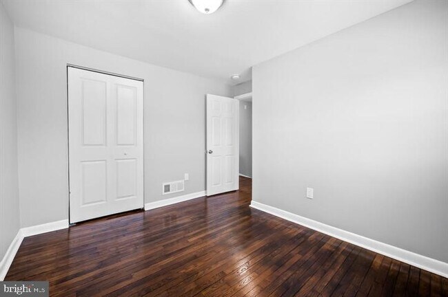Building Photo - 631 Charraway Rd