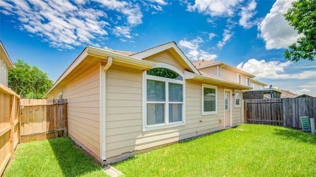 Building Photo - 4226 Richmeadow Dr