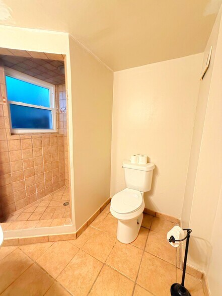 Building Photo - 3450 Ellenwood Ct NE