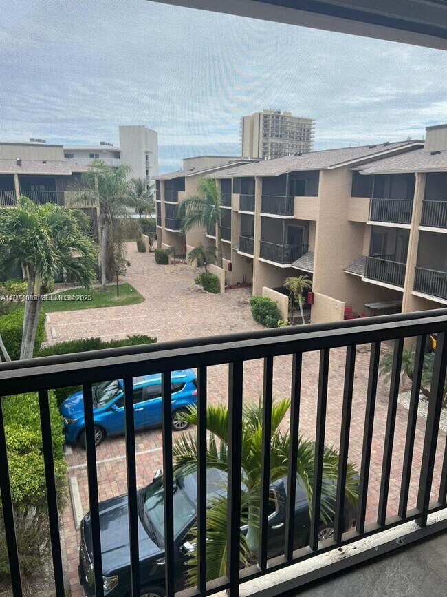 Building Photo - 1103 S Collier Blvd