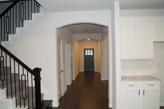 Building Photo - 2056 Meliana Dr