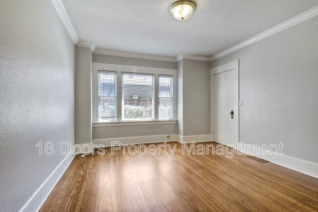Building Photo - 4052 Albatross St