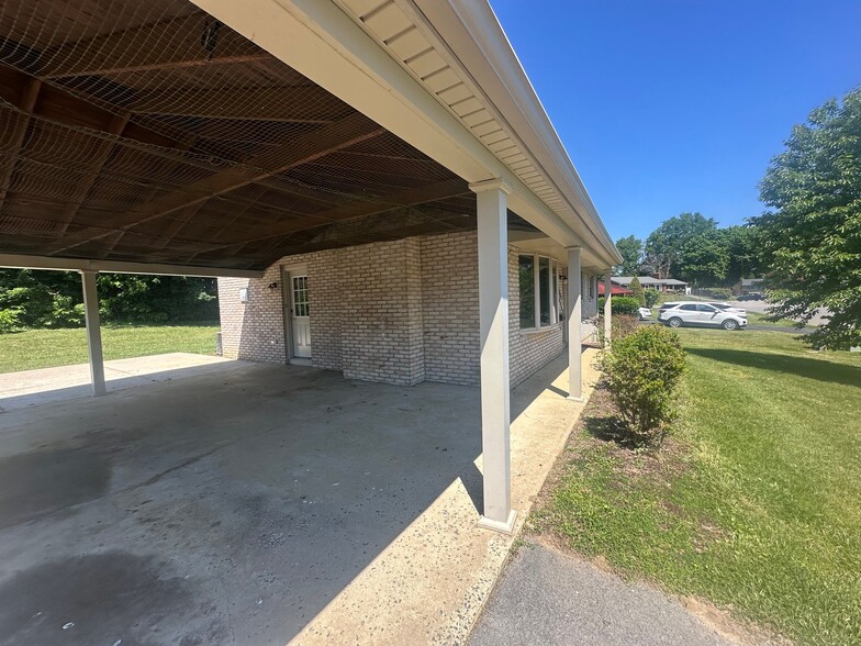 Building Photo - 10924 Gaywood Dr
