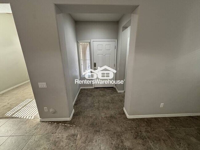 Building Photo - North Phoenix Oasis in a 3-BD Single Family House!