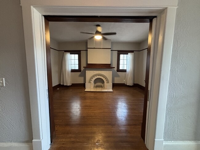 Building Photo - 347 Cottage Ave