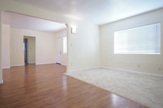 Building Photo - Historic Kensington - Charming 2bd/2ba with Bonus Room & parking - Ground floor Level