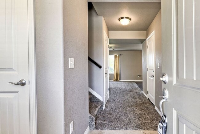 Building Photo - Stunning 4-Bedroom Home in The Ridge at Harmony!