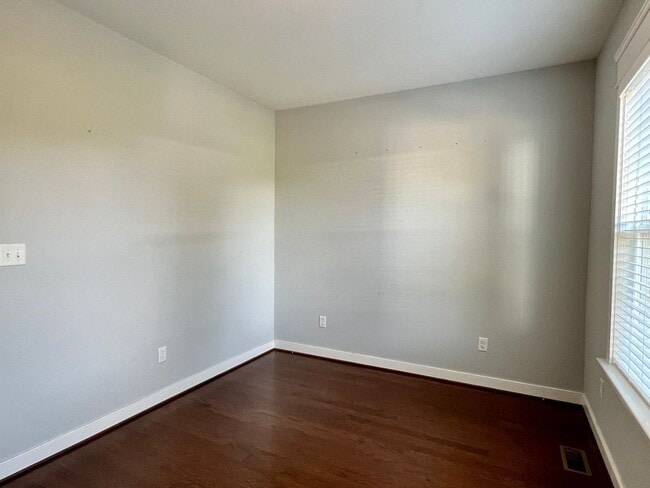 Building Photo - 1228 N 31st St