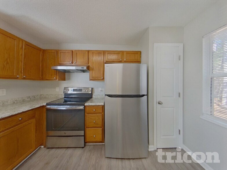 Building Photo - 172 Cherry Grove Dr