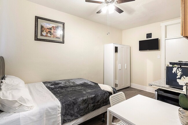 Building Photo - Portside Studio Apartments