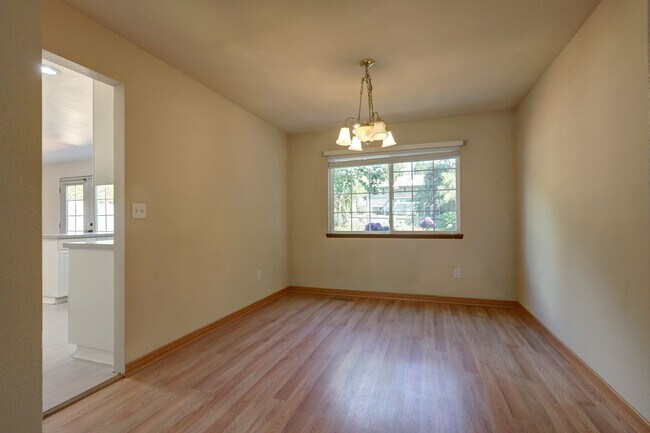 Building Photo - 10028 NE 139th St