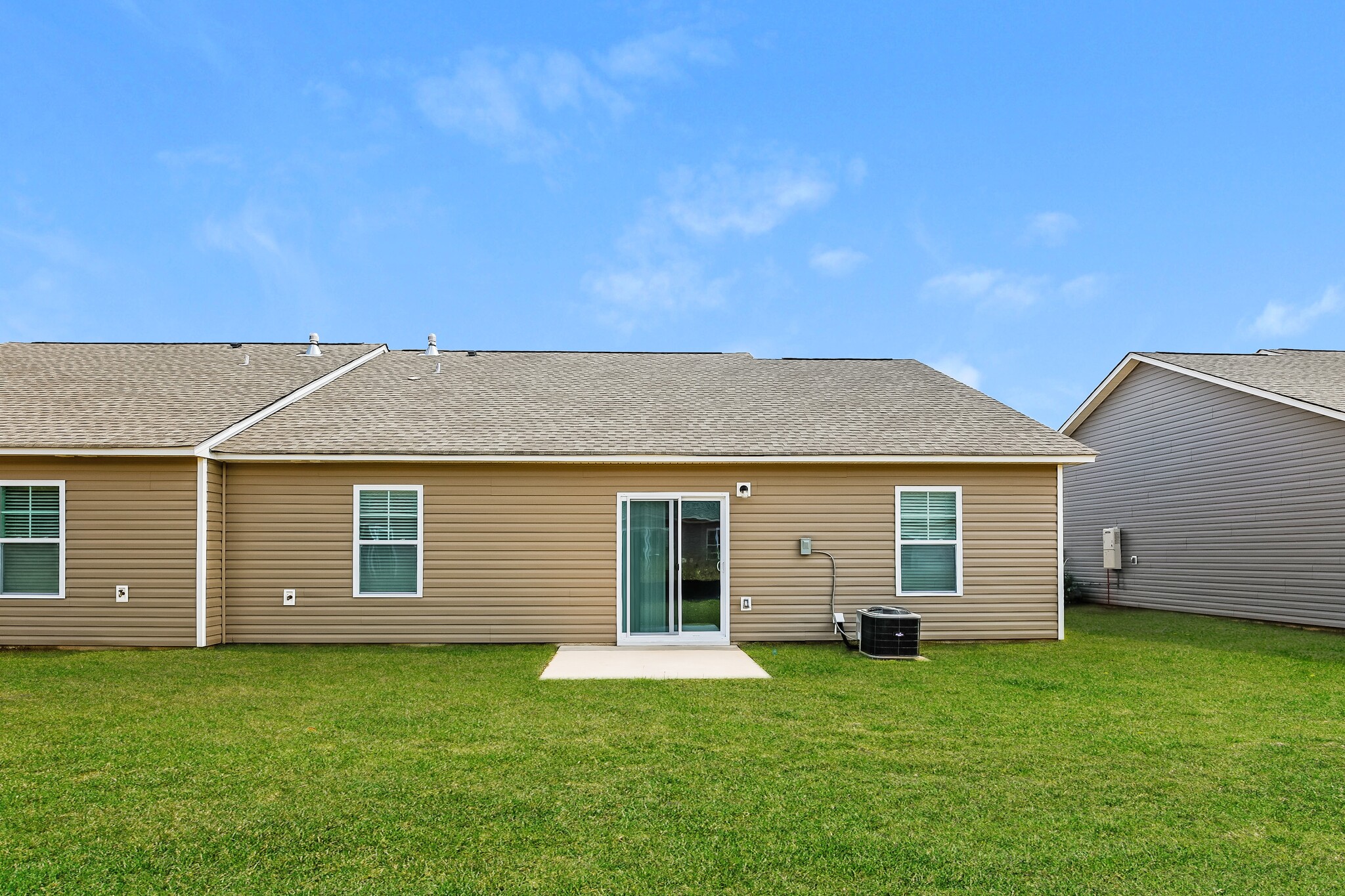 Building Photo - 475 Conifer St