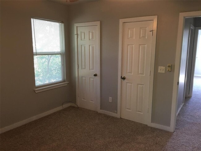 Building Photo - 4802 Clarkson Ave