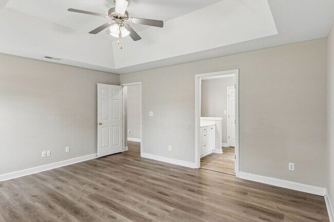 Building Photo - 2601 Danbury Cir