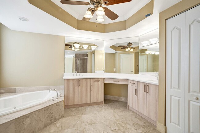 Building Photo - 101 S Ocean Dr