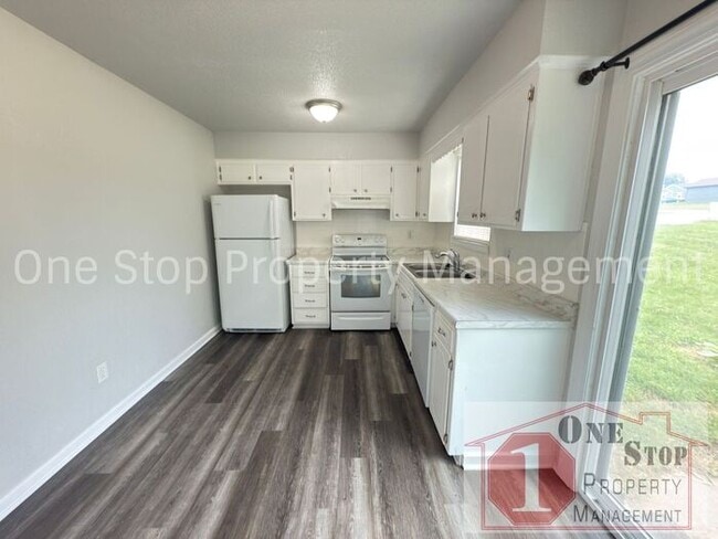 Building Photo - 3 bedroom, 1 bathroom duplex in Independen...