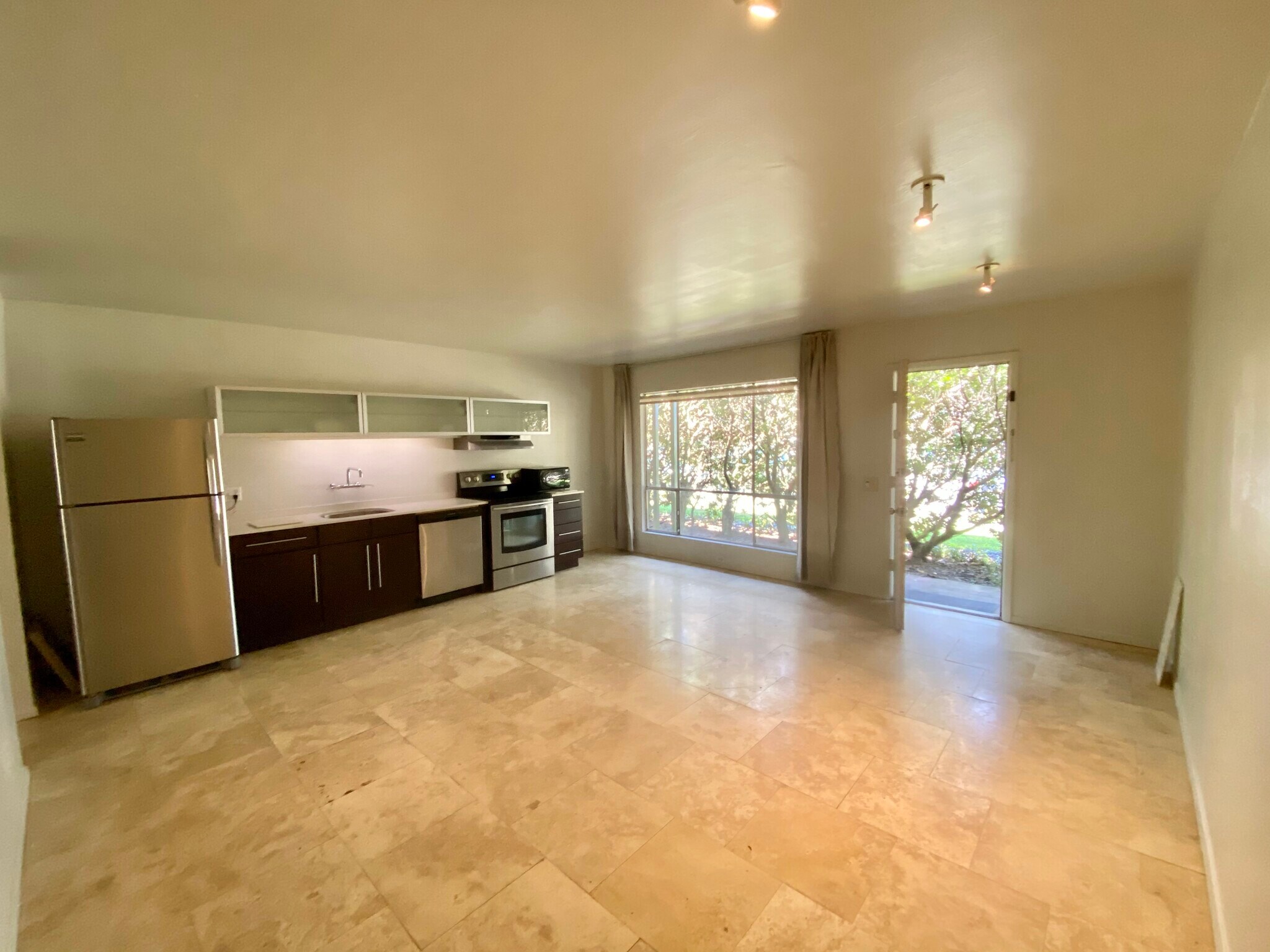 Building Photo - 801 Henry Clay Ave