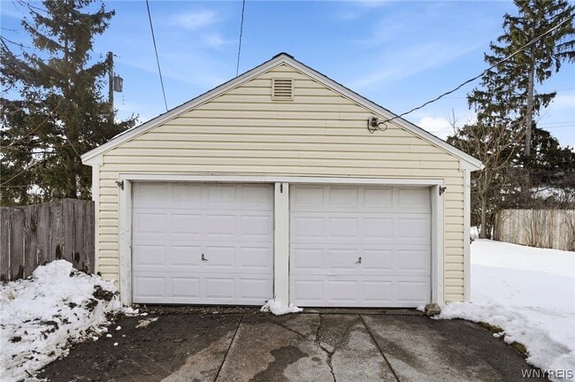 Building Photo - 38 Harvest Ave