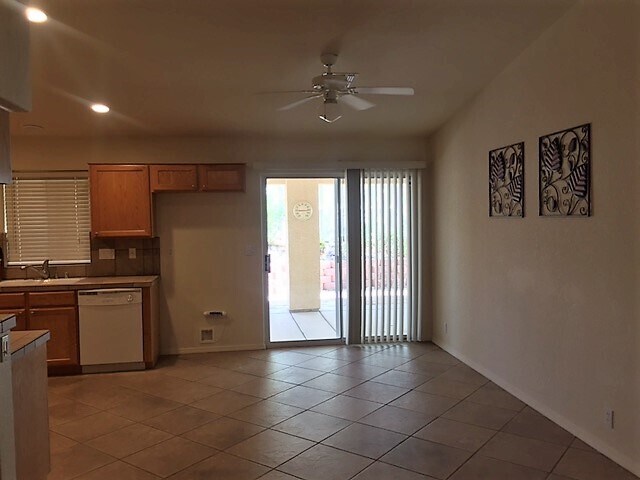 Building Photo - 4416 S Donald Pl