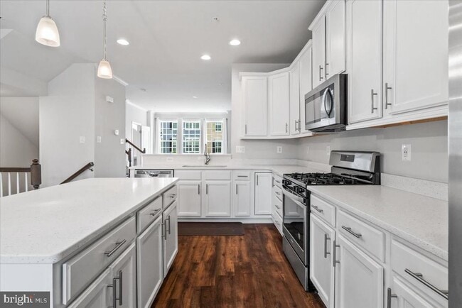 Building Photo - 309 Spring Bank Way