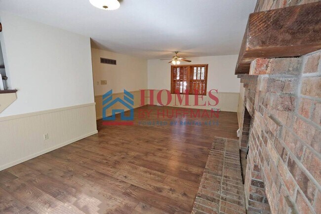 Building Photo - 4 Bedroom | 3 Bath | Newburgh by Gateway