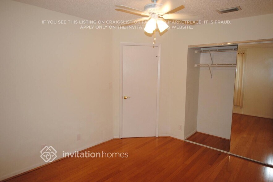 Building Photo - 889 NW 97th Ave