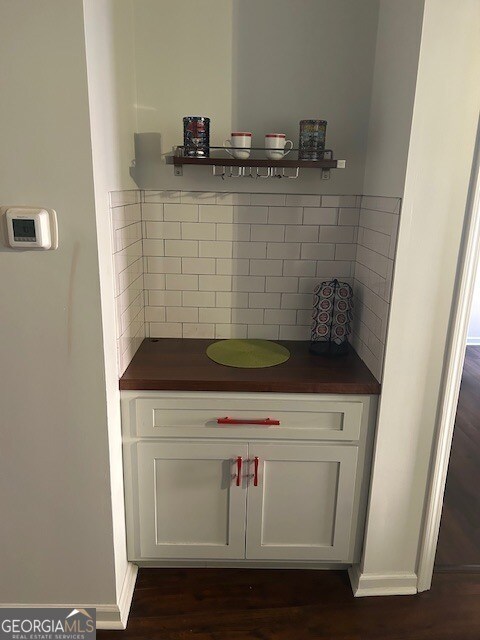 Building Photo - 269 N Hull St