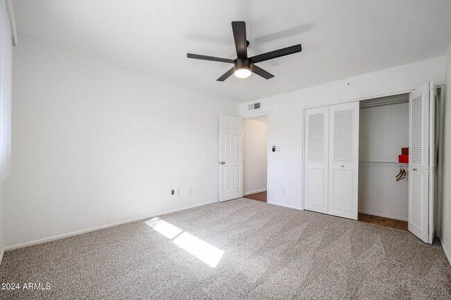 Building Photo - 3332 W Crocus Dr