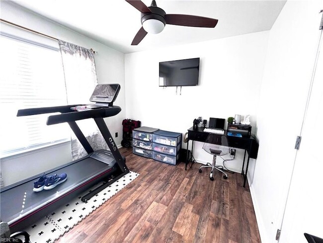 Building Photo - 1314 Summit Ave