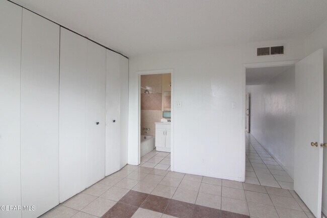 Building Photo - 5200 Carousel Dr