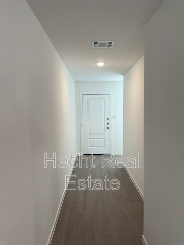 Building Photo - 1518 Tiptop Mdw