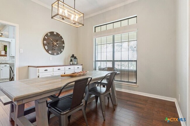 Building Photo - 840 Long Horn Trail