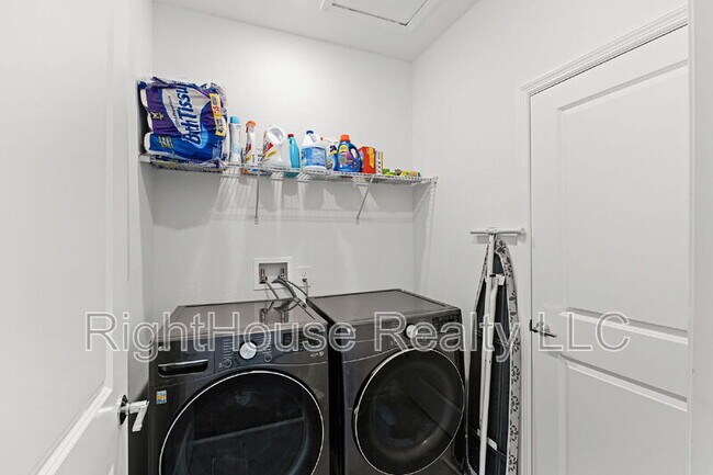 Building Photo - 4135 Pino St