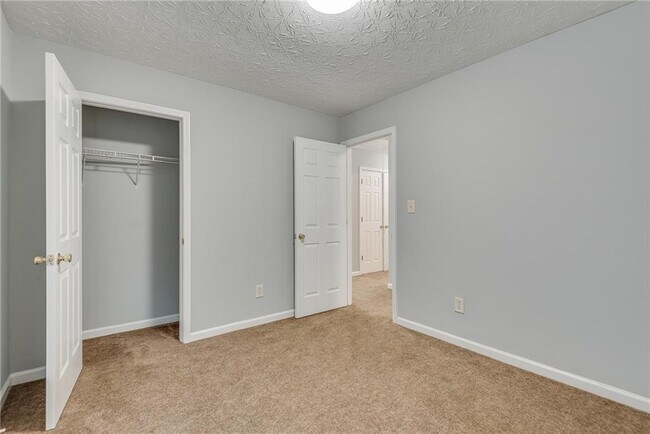 Building Photo - 3337 Baymount Way