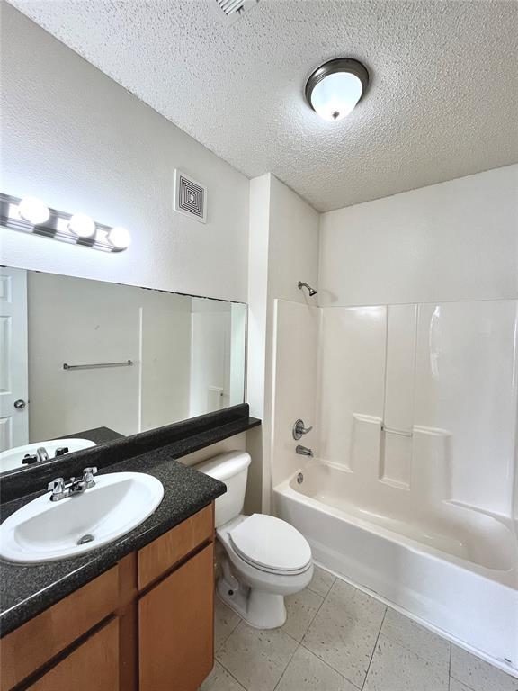 Building Photo - 2200 Classen Blvd