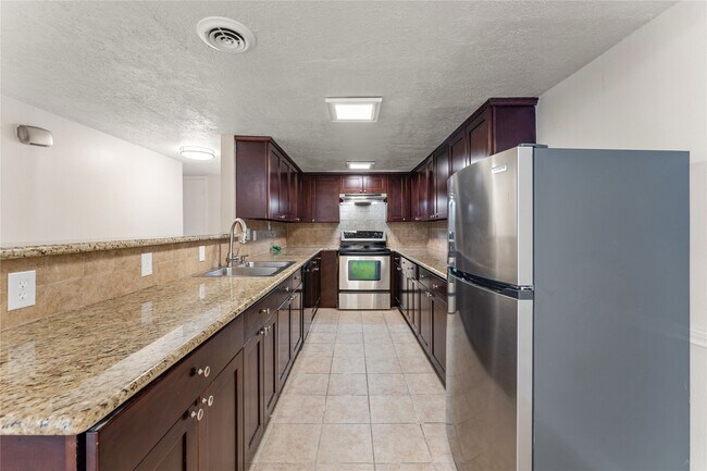 Building Photo - 12633 Memorial Dr