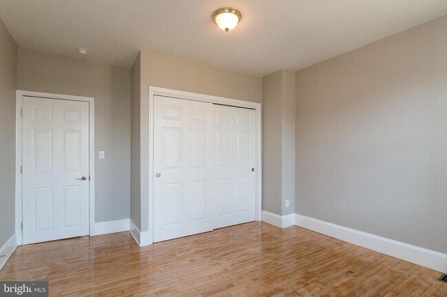 Building Photo - Charming 2 Bedroom/2.5 Bathroom Townhome in Patterson Neighborhood, MD!