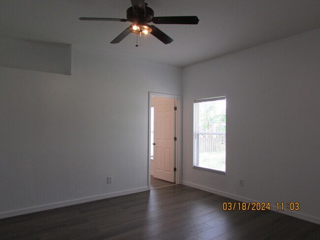 Building Photo - 2089 Maeve Cir