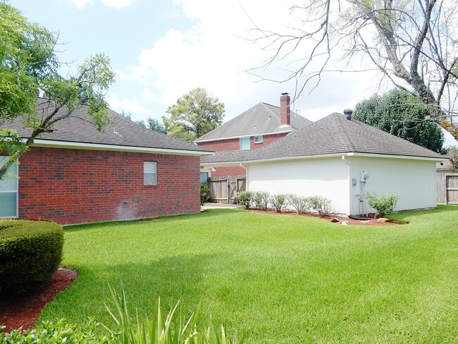 Building Photo - 16611 Colony Terrace Dr