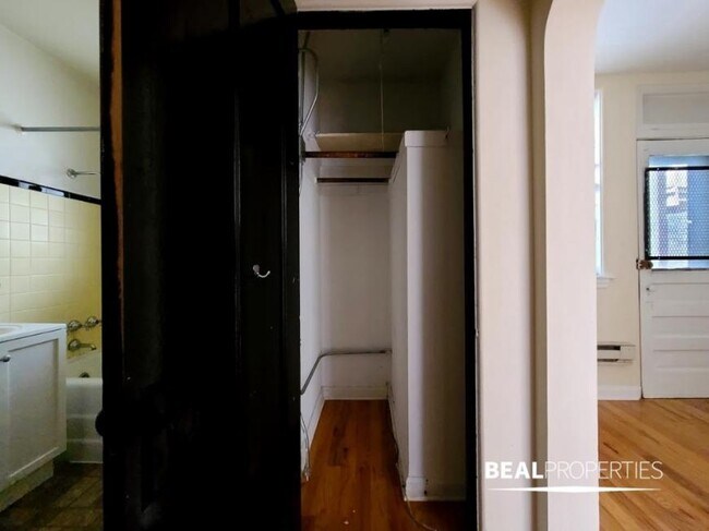 Building Photo - 0 bedroom in CHICAGO IL 60640